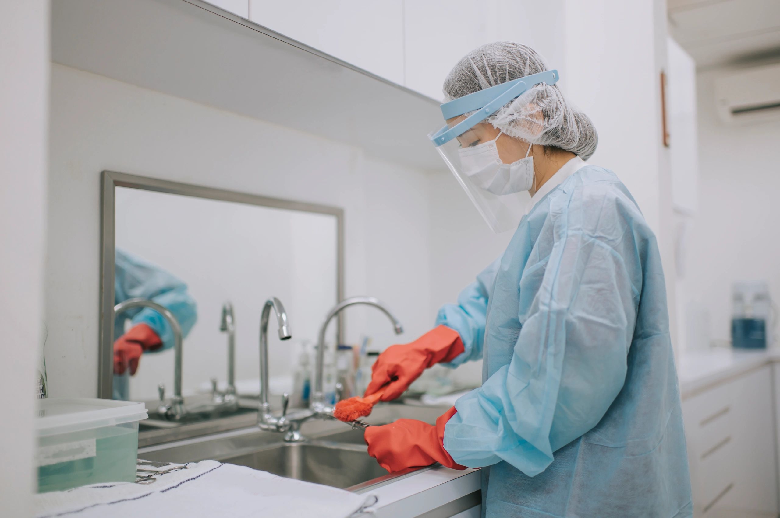 surgical instruments clean